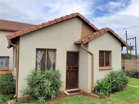 2 Bedroom House for Sale in Clayville | Midrand - South Africa ...