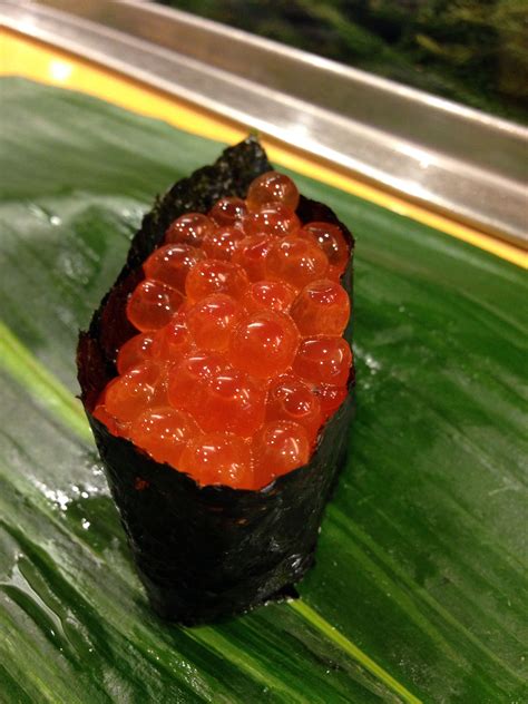 Salmon roe sushi Salmon Roe, Sushi, Good Food, Goodies, Meals, Sweet Like Candy, Gummi Candy ...