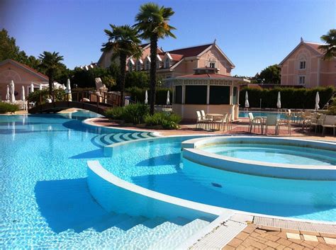 GARDALAND HOTEL $110 ($̶2̶2̶9̶) - Prices & Resort Reviews - Castelnuovo del Garda, Italy ...