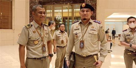 Polemik Seputar Seragam PNS di 3 Kementerian yang Disebut Mirip Militer