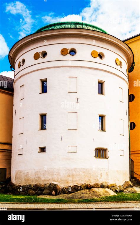 A tall cylinder shaped building Stock Photo - Alamy