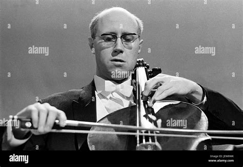 Cellist mstislav rostropovich hi-res stock photography and images - Alamy