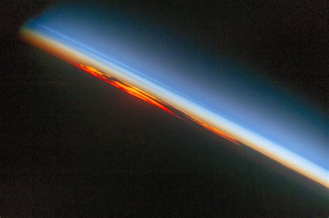 Fiery sunset snapped from International Space Station - Earth.com