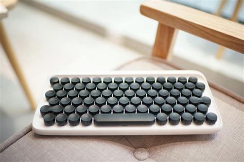 Well rounded: The Lofree Bluetooth mechanical keyboard – Six Colors