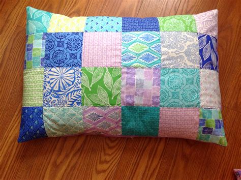 Modern Material Girl: Tutorial: Charm Square Quilted Pillow Sham