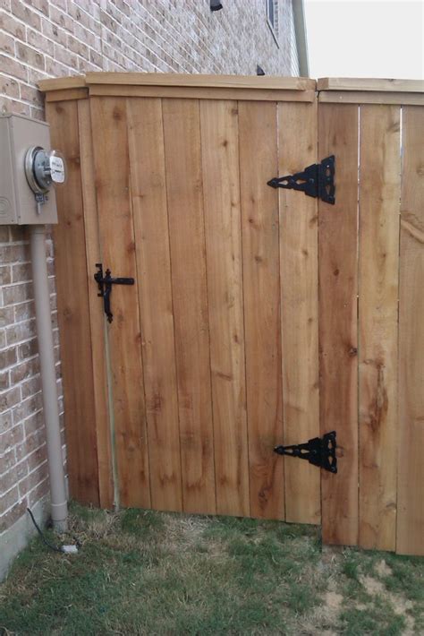 Wooden Gates – Houston Fence Co.