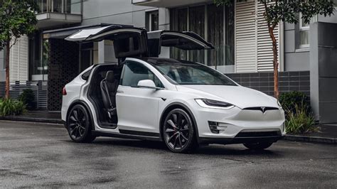 2019 Tesla Model X: Review, Price, Photos, Features, Specs