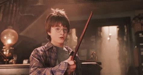 Harry Potter Sorcerer Stone GIF - Harry Potter Sorcerer Stone Wand - GIF များ ရှာဖွေရန်နှင့် မ ...