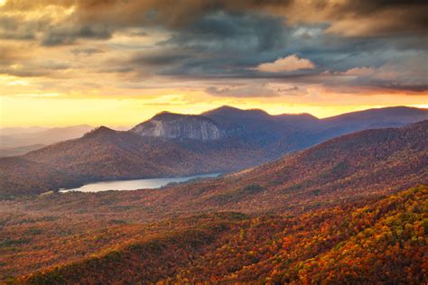 10 Best Places to Experience Fall in South Carolina - Southern Trippers