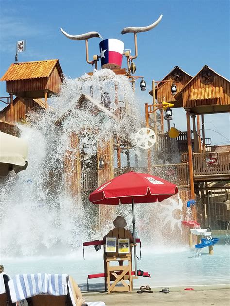 Texas Waterpark at Gaylord Texan in Grapevine Texas - Paradise Springs ...