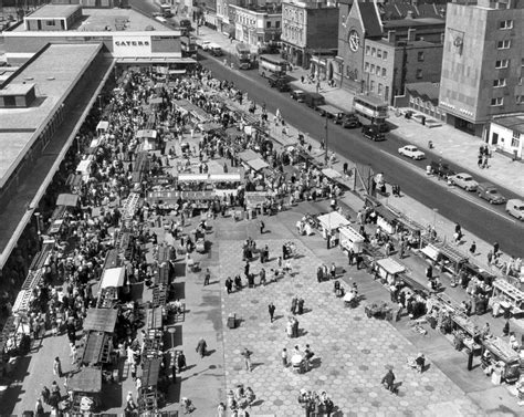 Canning Town | Rathbone Street Market from Thomas North Terrace. 1968 ...