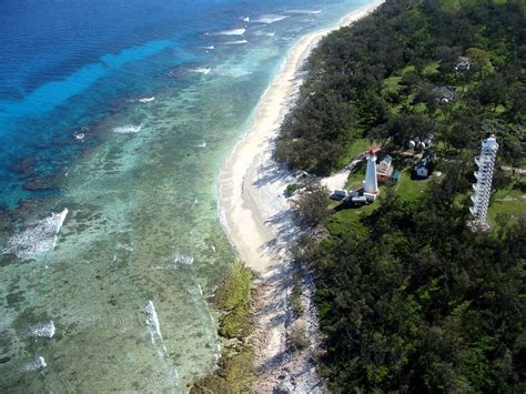 Earth and Space News: Lady Elliot Island Lighthouse: First Queensland Iron Plated Timber Light