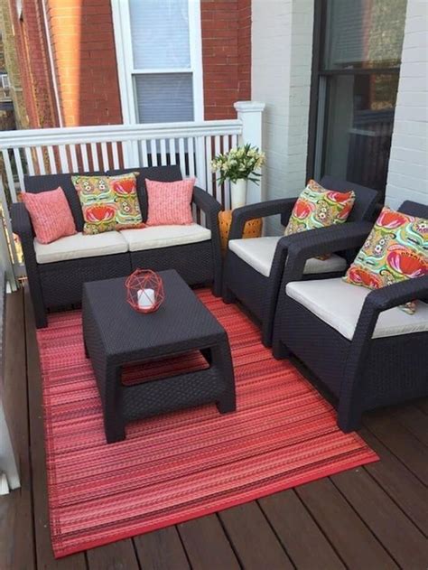 20+ Small Deck Furniture Layout Ideas - DECOOMO