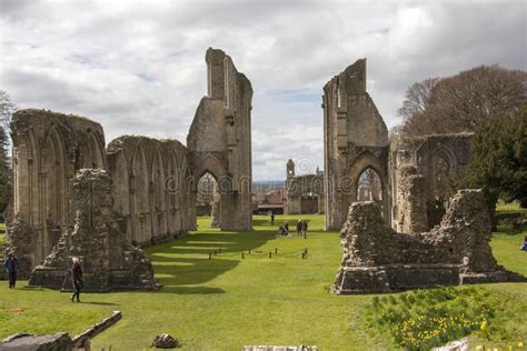 Glastonbury Abbey ruins editorial photography. Image of travel - 95209782