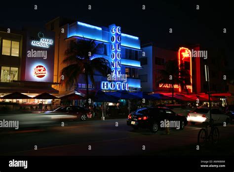 Ocean Drive Miami night scene Stock Photo - Alamy