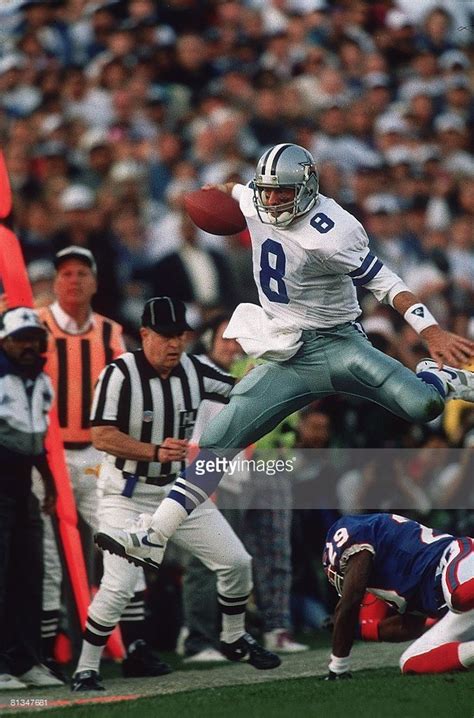 Super Bowl XXVII: Troy Aikman in Action