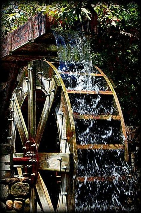 An old grist mill’s water wheel still working Moulin France, Alternative Energie, Old Grist Mill ...