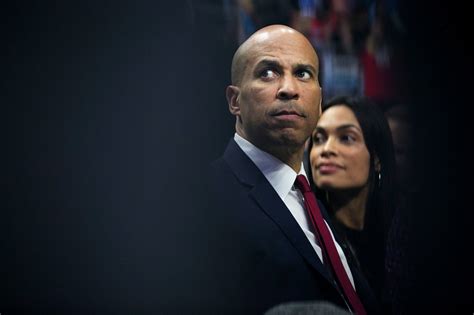 Cory Booker’s Exit From 2020 Race Ends a Once-Promising Political Chapter - The New York Times