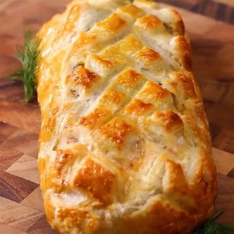 Try making puff pastry salmon wellington this week ⭐️ | Salmon wellington recipe, Wellington ...