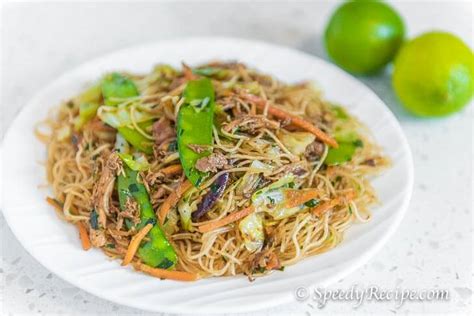 How to Cook Filipino Pancit Bihon - speedyrecipe.com