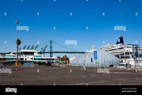 San Pedro Cruise Ship Terminal Stock Photo - Alamy