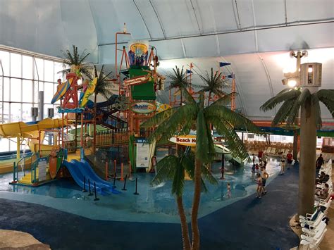 Family Travel: Fallsview Waterpark in Niagara Falls - SavvyMom