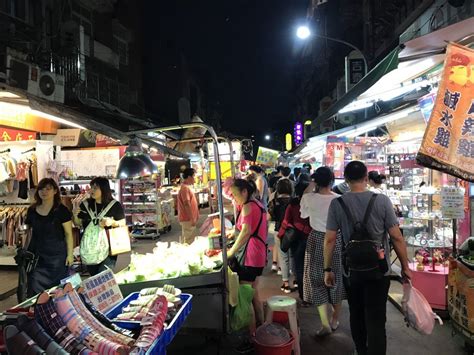 Discovering the Best Night Market in Taipei – Collecting EXP