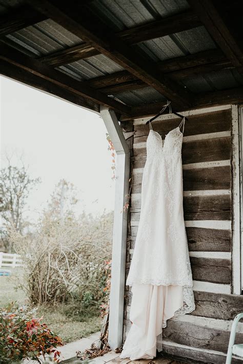 Elegant Burdoc Farms Wedding with DIY Details - Nashville Bride Guide