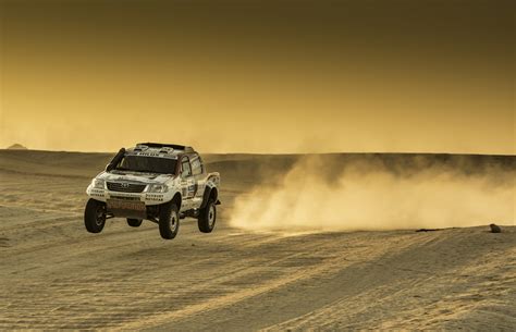 2014 Toyota HiLux Dakar Rally | PerformanceDrive