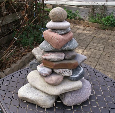 Garden Cairn, Re-Stackable Beach Stone Cairn Sculpture, Rock Cairn for Garden, Garden Statue ...