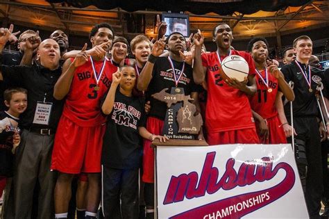 Milan to hold parade Wednesday in celebration of boys basketball state title - mlive.com