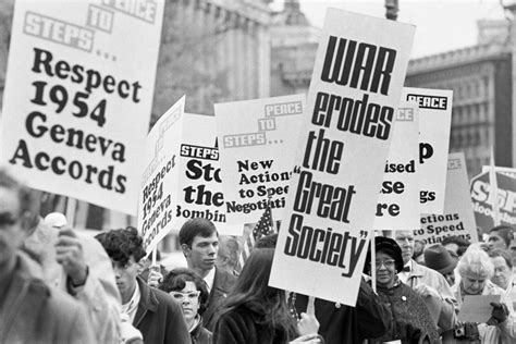 Protesto em forma de canção: Lyndon B. Johnson e a Guerra do Vietnã - O ...