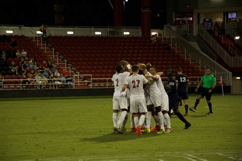 Men’s soccer shocks top-ranked Notre Dame – The Louisville Cardinal