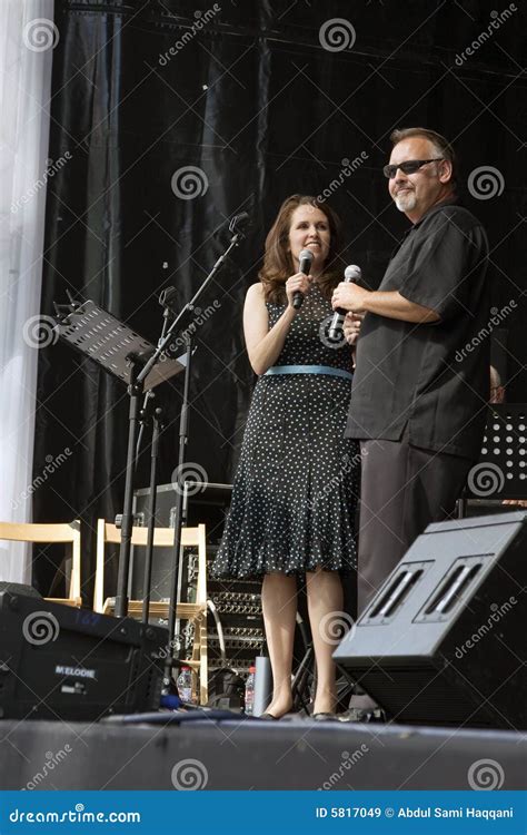 Olney Big Band vocalists editorial stock image. Image of festival - 5817049