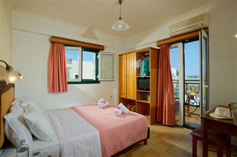 Panorama Hotel and Apartments in the center of Stalis - Crete