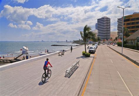 Veracruz: Sightseeing City Tour And Wax & Ripleys Museums