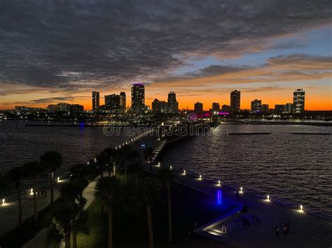 Sunset at Pier in Downtown St Petersburg, Florida Stock Image - Image of downtown, water: 197918649