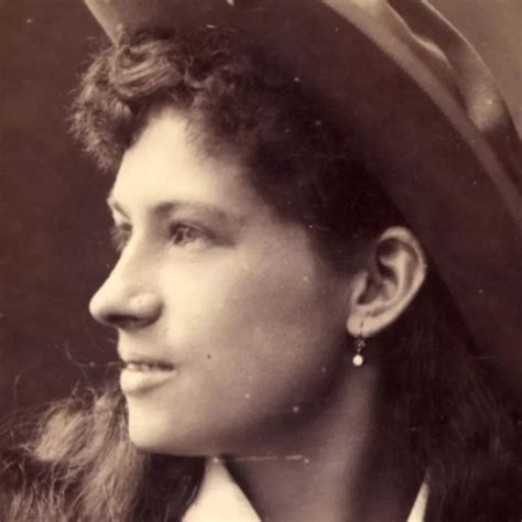 10 Things You May Not Know About Annie Oakley - HISTORY George Custer, Wimbledon Common, Wild ...