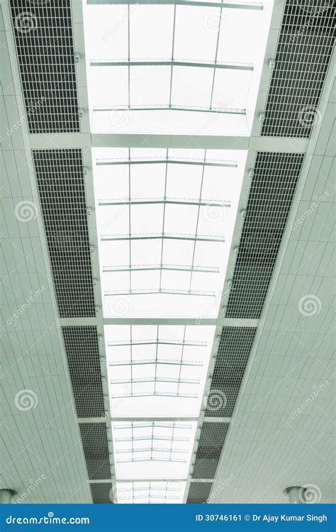 Beautiful Roof Design with Opening of Natural Light, Dubai Airport Stock Image - Image of ...