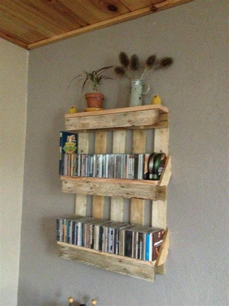 Bookshelf out of Pallets