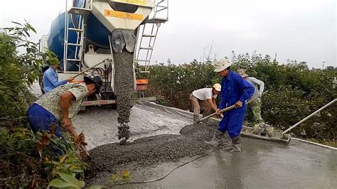 Concrete Mixer Truck Road Construction - How to Pour a Concrete ...