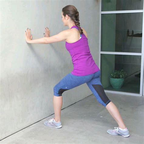 Wall Calf Stretch by Madré Romanis - Exercise How-to - Skimble