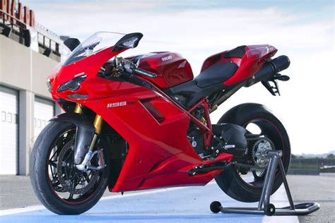 DUCATI 1198SP (2010-2012) Review | Speed, Specs & Prices | MCN