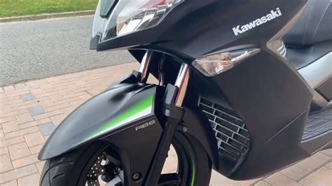 Kawasaki J125 ABS Scooter Looks like a Ninja ZX10R - Specs Walkaround - YouTube