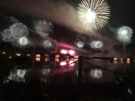 Amazing fireworks from Polynesian Resort! : r/WaltDisneyWorld