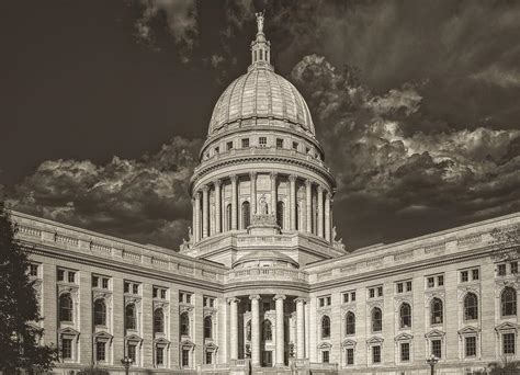 The Wisconsin State Capitol Building Photograph by Mountain Dreams - Pixels