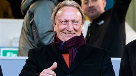 Neil Warnock: Aberdeen appoint 75-year-old manager on interim deal ...