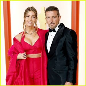 Puss in Boots’ Antonio Banderas Walks Oscars 2023 Red Carpet with ...