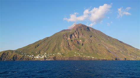 The Volcanoes of Italy - June 2021 - GEOetc