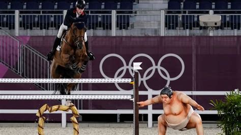 Sumo wrestler statue removed from equestrian course for team event ...